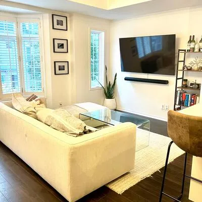 11,&nbsp;Niagara, Waterfront Communities C1, Toronto