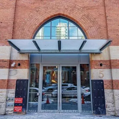 5,&nbsp;St Joseph, Bay Street Corridor, Toronto