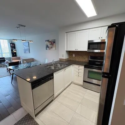 503,&nbsp;Beecroft, Willowdale West, Toronto