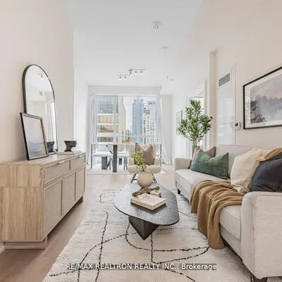 88,&nbsp;Cumberland, Annex, Toronto