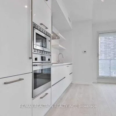 2221,&nbsp;Yonge, Mount Pleasant West, Toronto