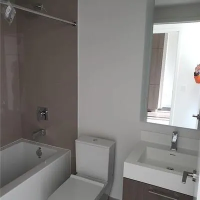 1,&nbsp;Yorkvile, Annex, Toronto