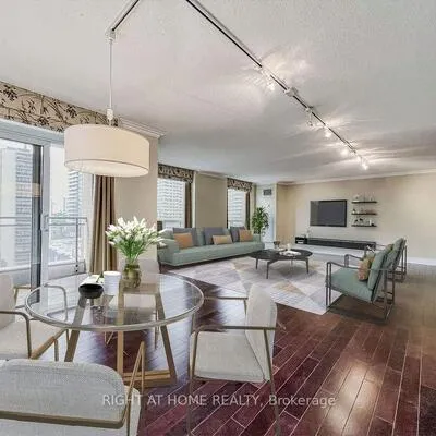 123,&nbsp;Eglinton, Mount Pleasant West, Toronto