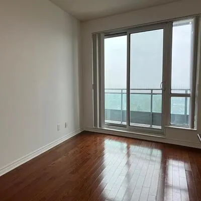 18,&nbsp;Holmes, Willowdale East, Toronto