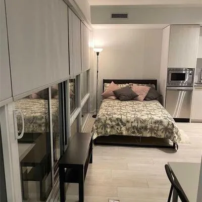 18,&nbsp;Maitland, Church-Yonge Corridor, Toronto