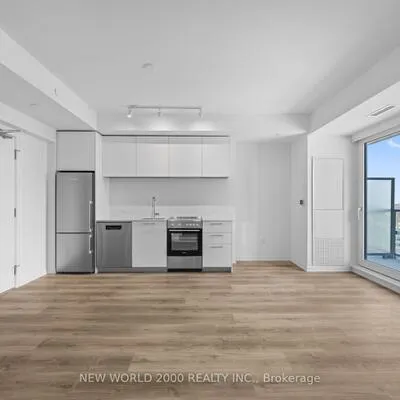 101,&nbsp;Roehampton, Mount Pleasant West, Toronto