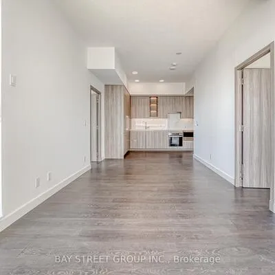 27,&nbsp;McMahon, Bayview Village, Toronto