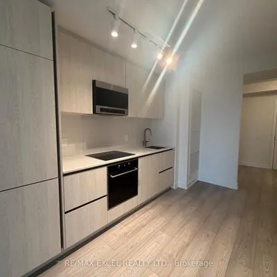 110,&nbsp;Broadway, Mount Pleasant West, Toronto