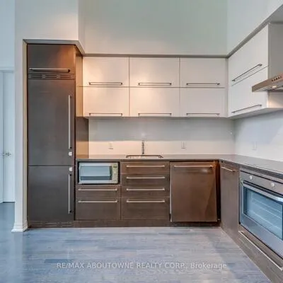 770,&nbsp;Bay, Bay Street Corridor, Toronto