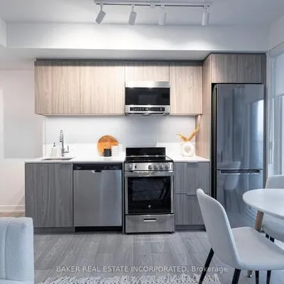 223,&nbsp;Redpath, Mount Pleasant West, Toronto