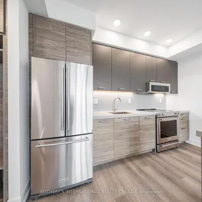 484,&nbsp;Spadina, University, Toronto