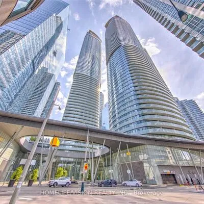 12,&nbsp;York, Waterfront Communities C1, Toronto