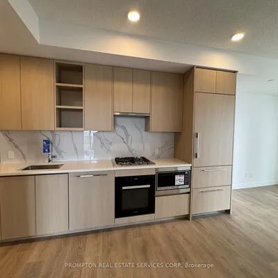 68,&nbsp;Esther Shiner, Bayview Village, Toronto