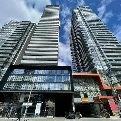 28,&nbsp;Wellesley, Church-Yonge Corridor, Toronto