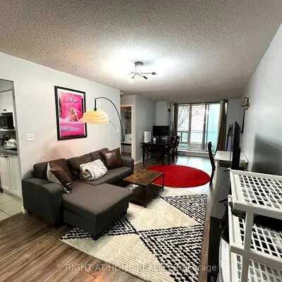 3,&nbsp;Pemberton, Newtonbrook East, Toronto
