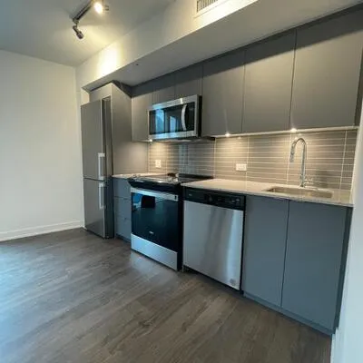 30,&nbsp;Tretti, Clanton Park, Toronto
