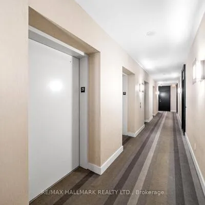 33,&nbsp;Charles, Church-Yonge Corridor, Toronto