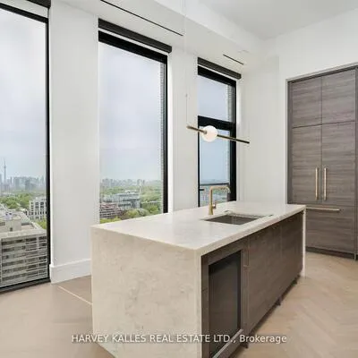 215,&nbsp;Lonsdale, Forest Hill South, Toronto