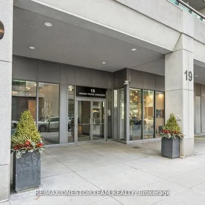 19,&nbsp;Grand Trunk, Waterfront Communities C1, Toronto