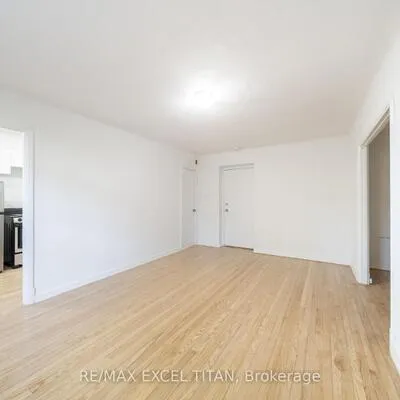 8,&nbsp;Mallory, Yonge-St. Clair, Toronto