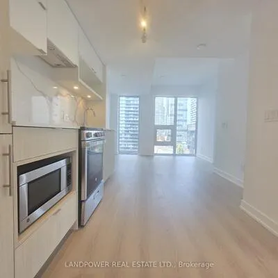 100,&nbsp;Queen, Church-Yonge Corridor, Toronto