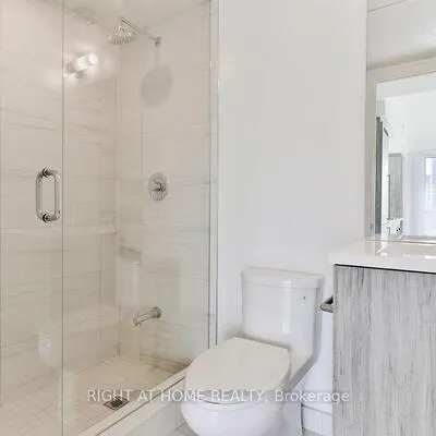 138,&nbsp;Downes, Waterfront Communities C8, Toronto