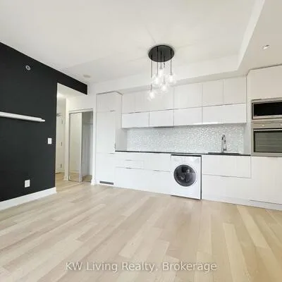 318,&nbsp;Richmond, Waterfront Communities C1, Toronto