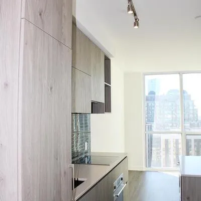 1,&nbsp;Yorkville, Annex, Toronto