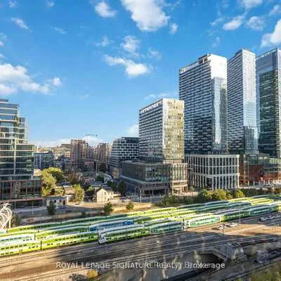 21,&nbsp;Iceboat, Waterfront Communities C1, Toronto