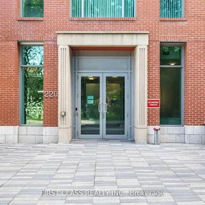 220,&nbsp;George, Moss Park, Toronto