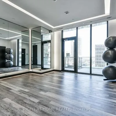 8,&nbsp;Eglinton, Mount Pleasant West, Toronto