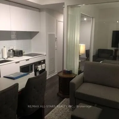 33,&nbsp;Helendale, Yonge-Eglinton, Toronto