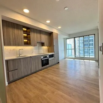 27,&nbsp;McMahon, Bayview Village, Toronto