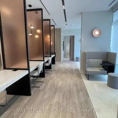 10,&nbsp;Oak, Regent Park, Toronto