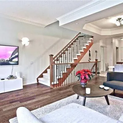 432,&nbsp;Kenneth, Willowdale East, Toronto