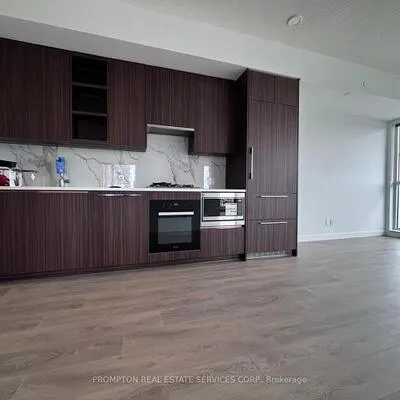 75,&nbsp;Billes, Bayview Village, Toronto