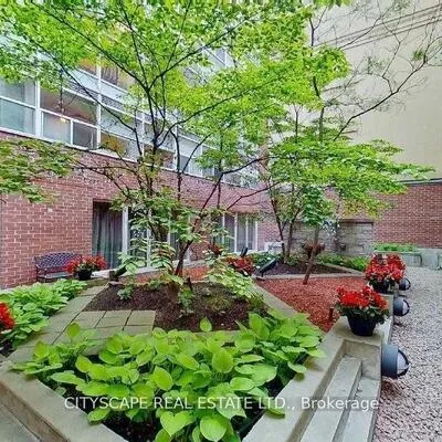11,&nbsp;St Joseph, Bay Street Corridor, Toronto