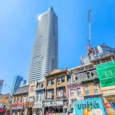 11,&nbsp;Wellesley, Bay Street Corridor, Toronto