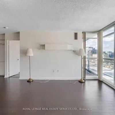 25,&nbsp;Capreol, Waterfront Communities C1, Toronto