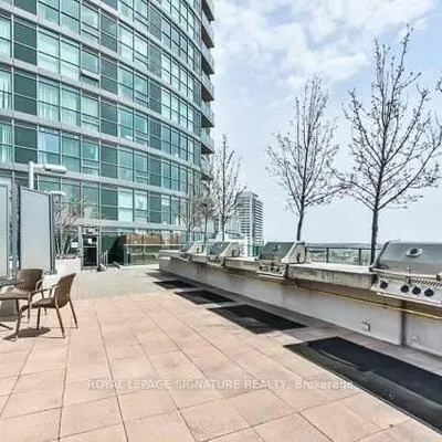 215,&nbsp;Fort York, Waterfront Communities C1, Toronto