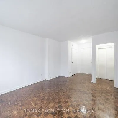 2895,&nbsp;Bathurst, Bedford Park-Nortown, Toronto