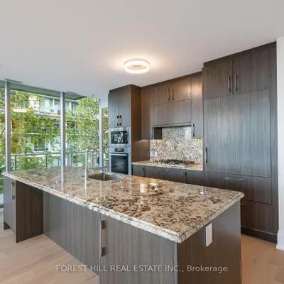 39,&nbsp;Queens, Waterfront Communities C8, Toronto
