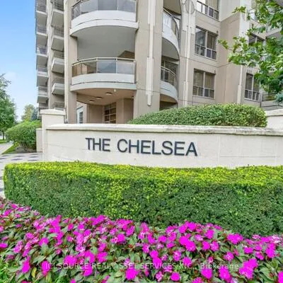 19,&nbsp;Barberry, Bayview Village, Toronto