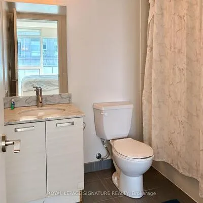 36,&nbsp;Lisgar, Little Portugal, Toronto
