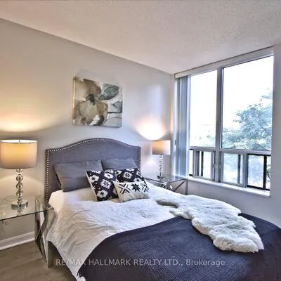 33,&nbsp;Sheppard, Willowdale East, Toronto