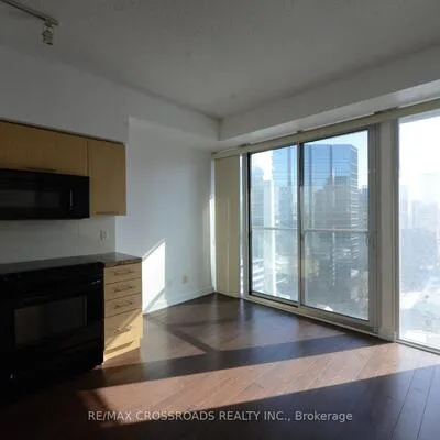 126,&nbsp;Simcoe, Waterfront Communities C1, Toronto