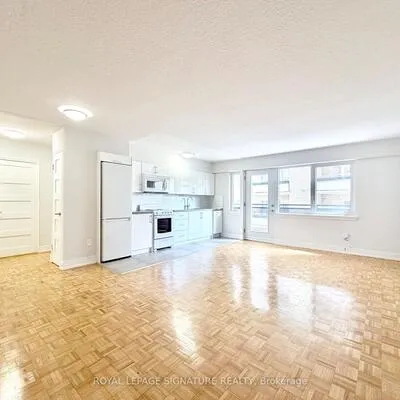 95,&nbsp;Lawton, Yonge-St. Clair, Toronto