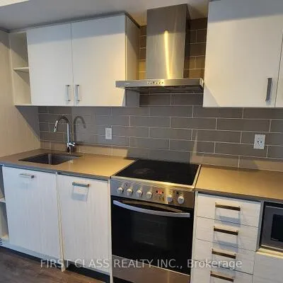 125,&nbsp;Redpath, Mount Pleasant West, Toronto