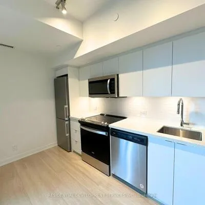 30,&nbsp;Tretti, Clanton Park, Toronto