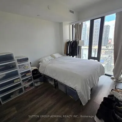 215,&nbsp;Queen, Waterfront Communities C1, Toronto